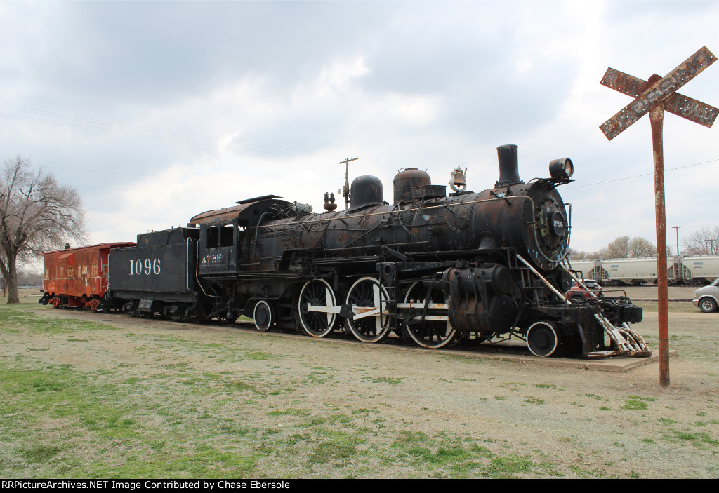ATSF 1096 w/ tender and ATSF 999655